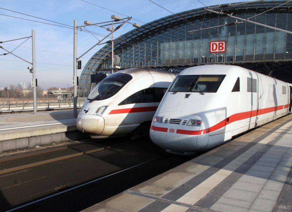 ICE im Berliner Hauptbahnhof Januar 2011 

