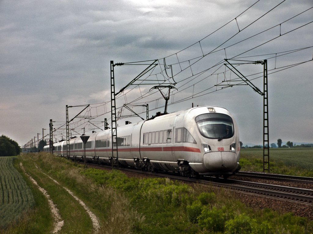 ICE von Dortmund Hbf nach Wien Westbahnhof, am 02.06.2011 kurz vor Plattling.