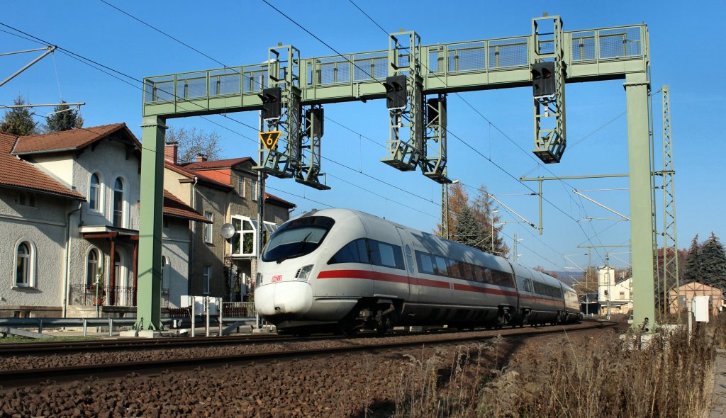 ICE  Freie und Hansestadt Hamburg  als ICE 1509 nach München Hbf passiert Bad Kösen und wird gleich die Thüringer Bahn verlassen und seine Fahrt auf der Saalbahn fortsetzen.