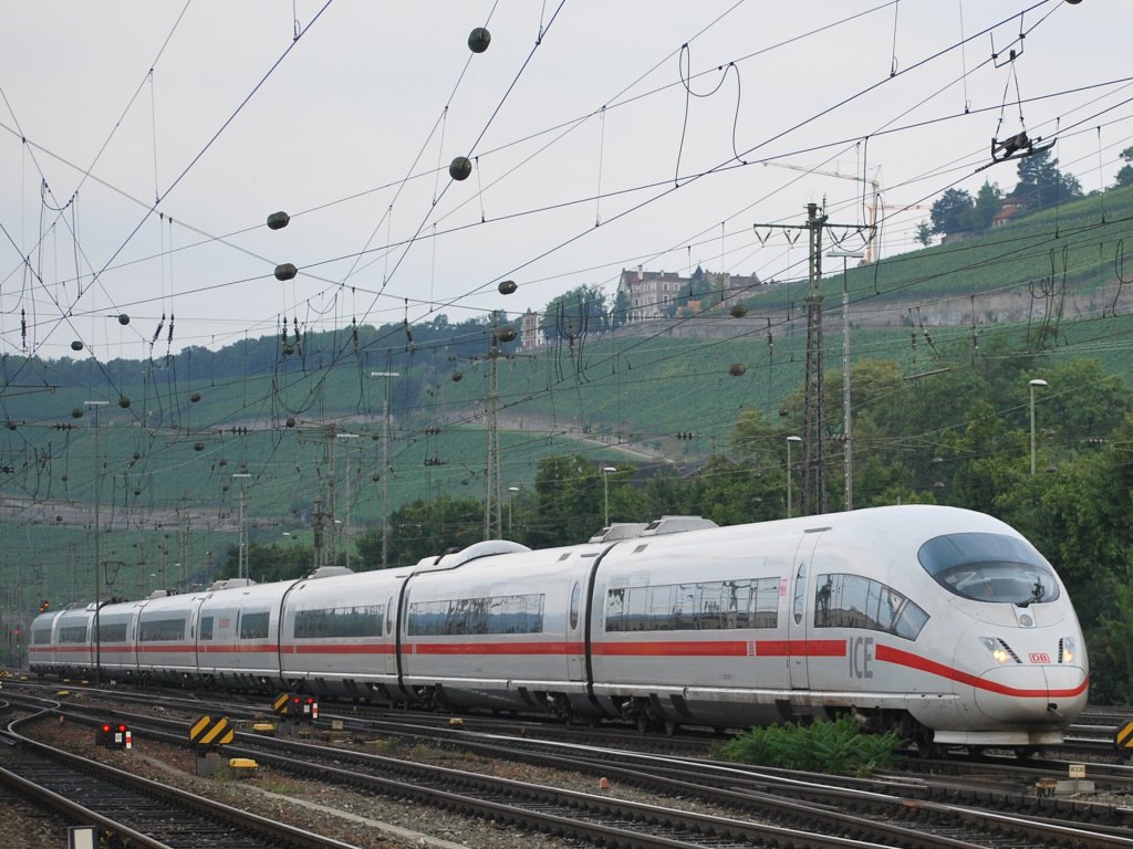 ICE Kln-Mnchen trifft in Wrzburg Hbf ein (28. Juli 2011).