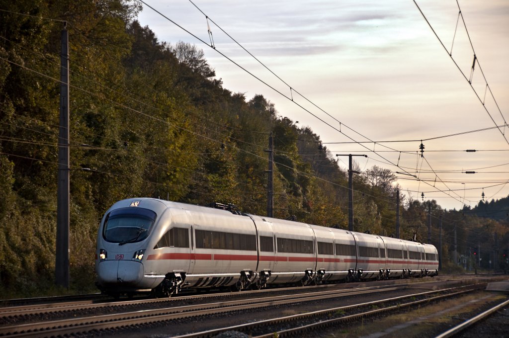 ICE nach Dortmund im Gegenlicht bei Wernstein am Inn. 08.10.10