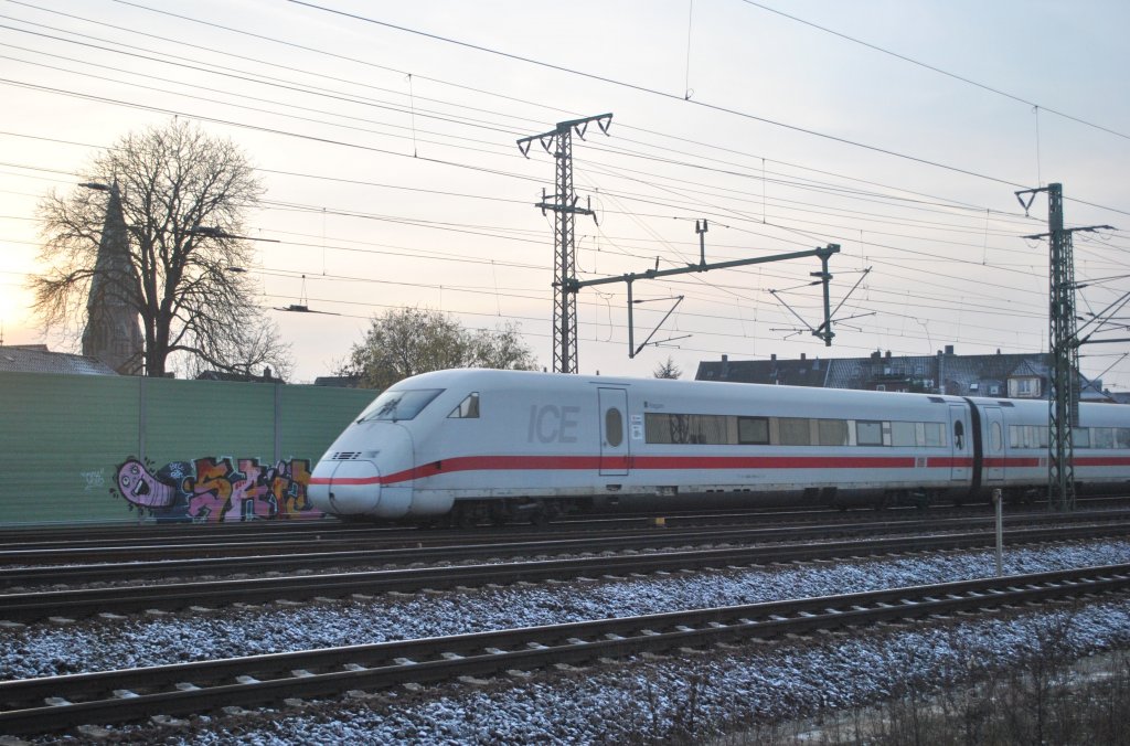 ICE Steuerwagen, fhrt am 26.11.2010 in Richtung Berlin durch Lehrte.