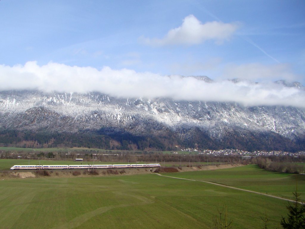 ICE-T (4011) bei Langkampfen.02.04.2010