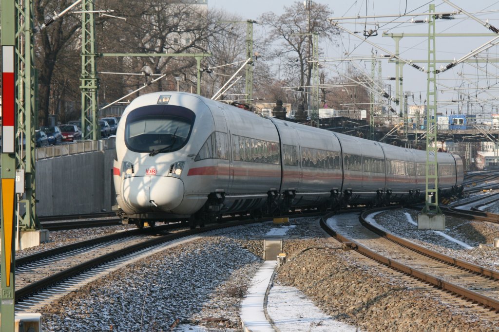 ICE-T bei der Einfahrt in den Dresdener Hauptbahnhof.28.01.2011.