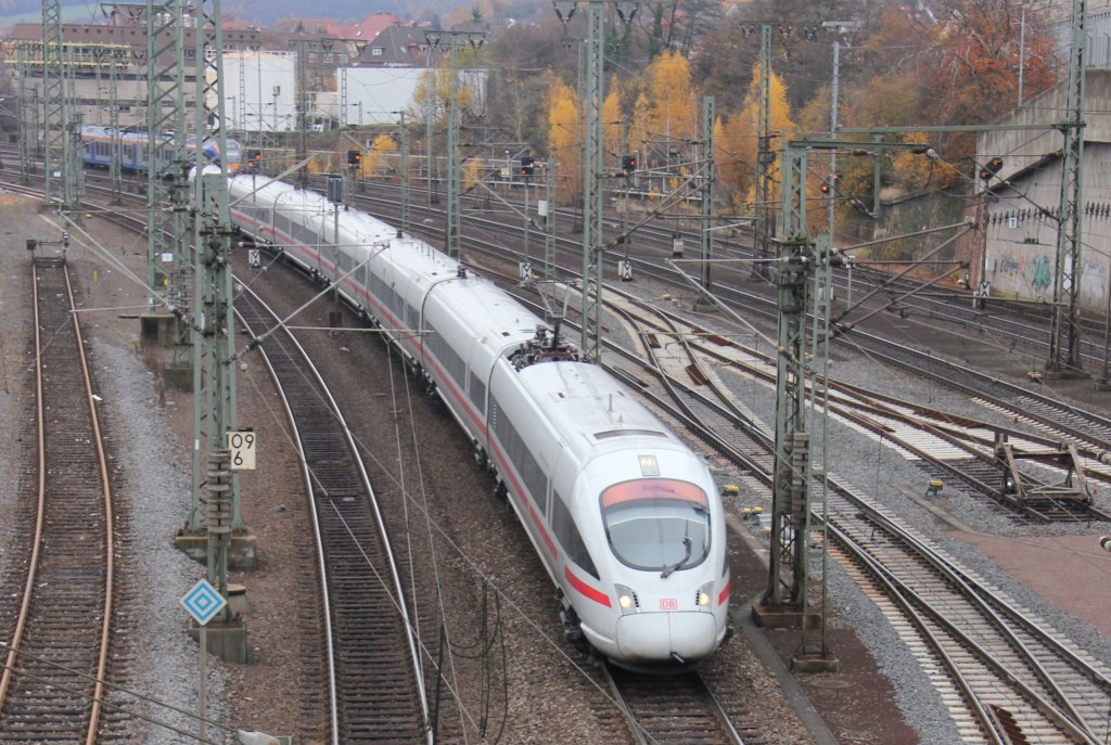 ICE-T (BR411)fhrt am 11.11.2012 aus Fulda.