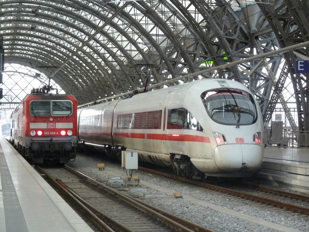 ICE T nach Wiesbaden und 143 040 nach Hoyerswerda stehen im Dresdner HBF bereit.
12.2.11