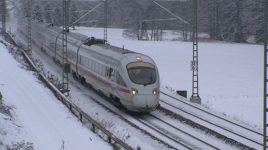 ICE T  Wien  im tief verschneiten Frankenwald bei Frtschendorf auf der Fahrt nach Mnchen Hbf. 