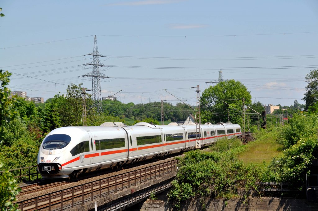 ICE3 in richtung Dortmund beim Harkortsee in Hagen (27.05.2012)
