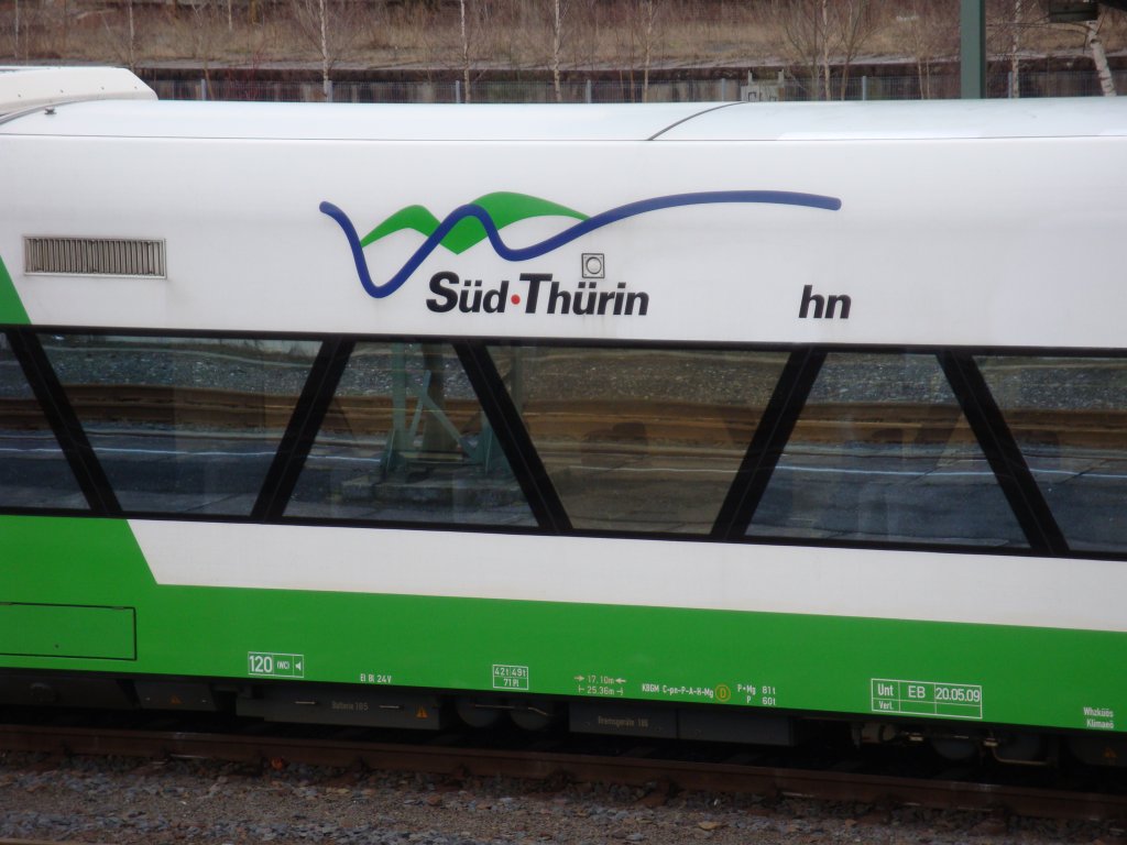 Ich w�rde mal Sagen da fehlt doch etwas. S�d-Th�ringen Bahn am Sonneberger Hauptbahnhof. Dies ist keine Fotomontage aufgemommen am 27.3.2010
