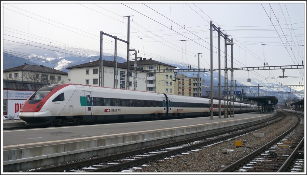 ICN 580 nach Zrich HB hlt in Sargans. (04.01.2010)