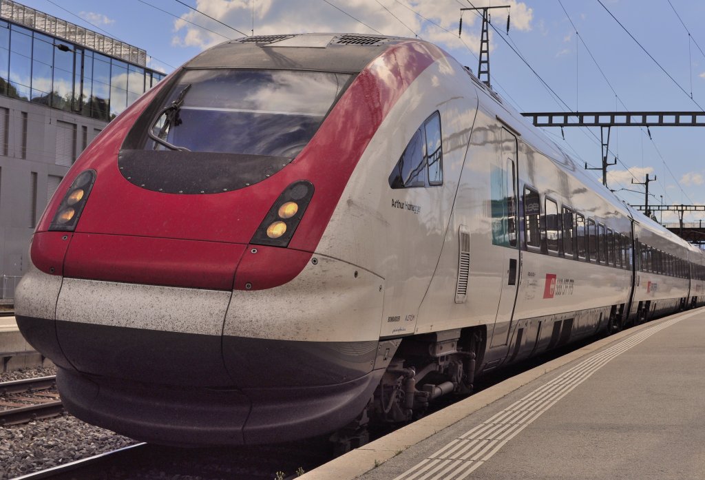 ICN  Arthur Honegger  nach St. Gallen in Neuenburg, Aufgenommen am 08.07.2012