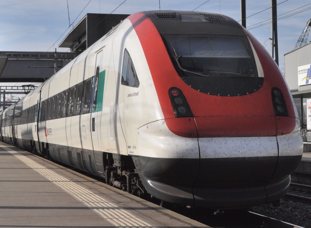 ICN bei der Durchfahrt in Bern Wankdorf