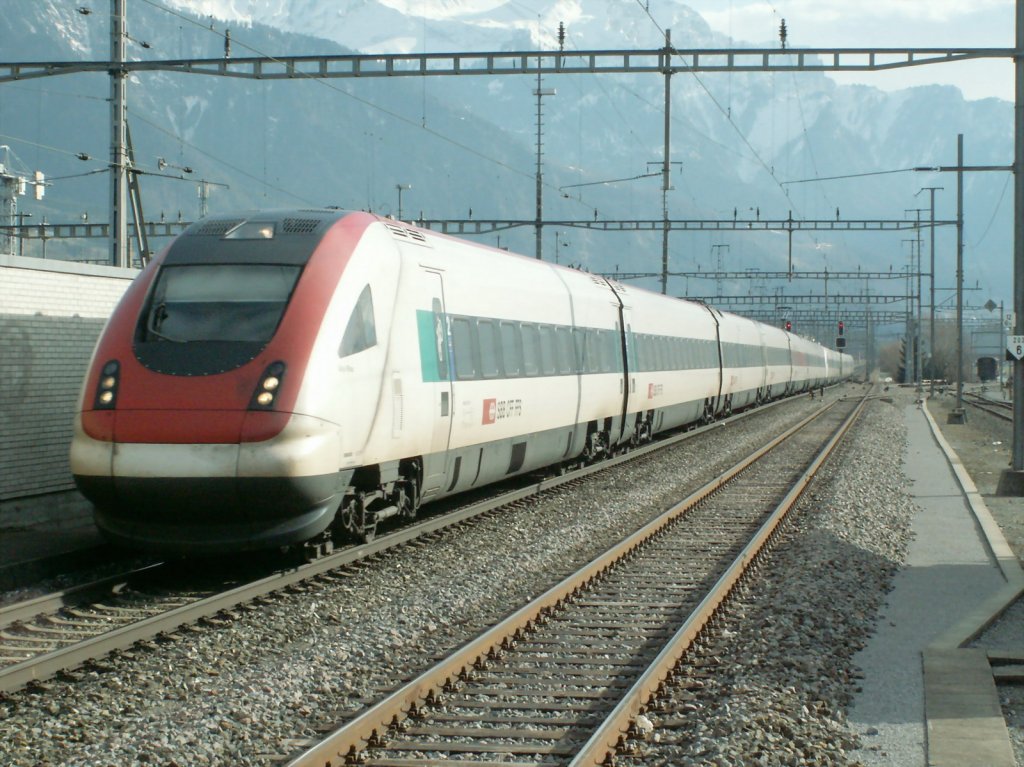 ICN Chur-Basel bei der Einfahrt in Landquart.24.02.10