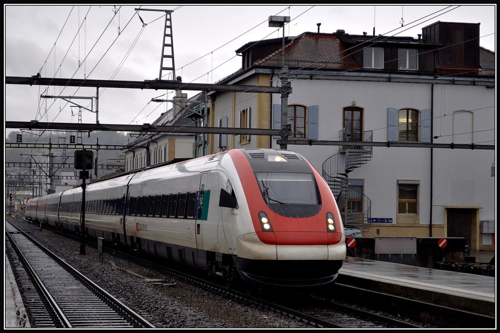 ICN Graf Zeppelin nach Basel SBB in Yverdon-les-Bains. (19.12.2012)