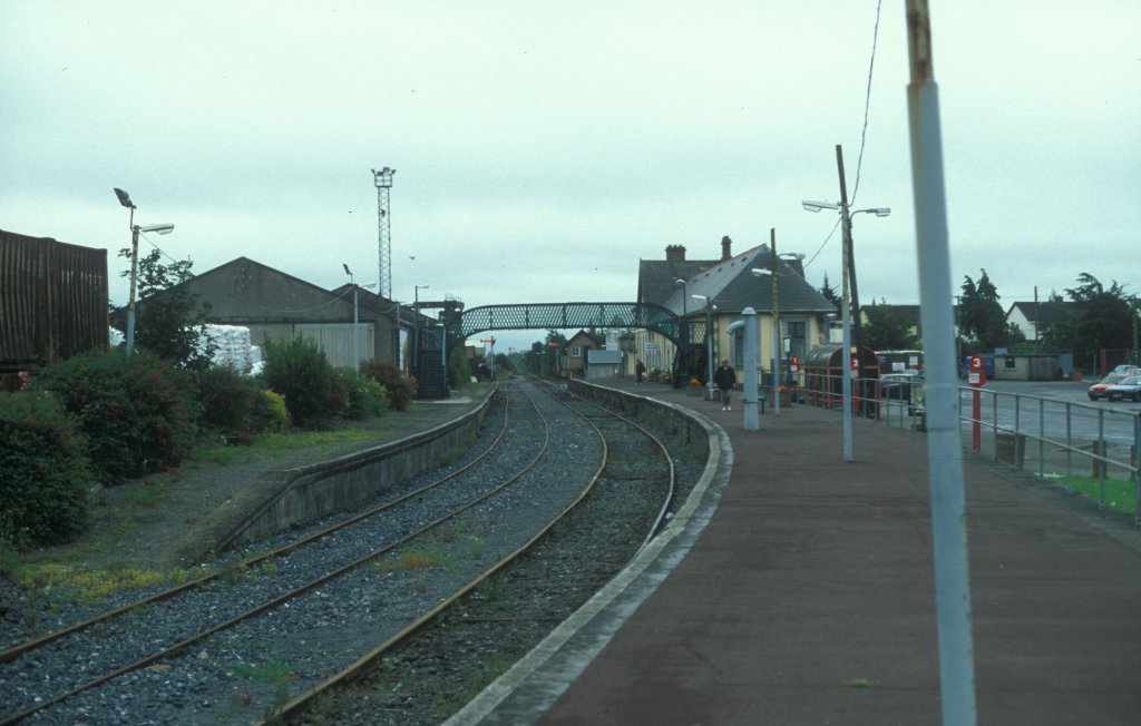 IERLAND sep 2001 ENNIS STATION