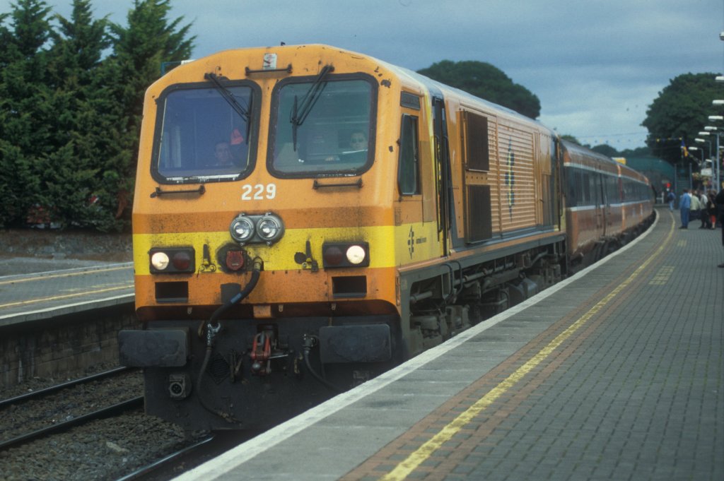IERLAND sep 2001 THURLES LOC 229 oranje 