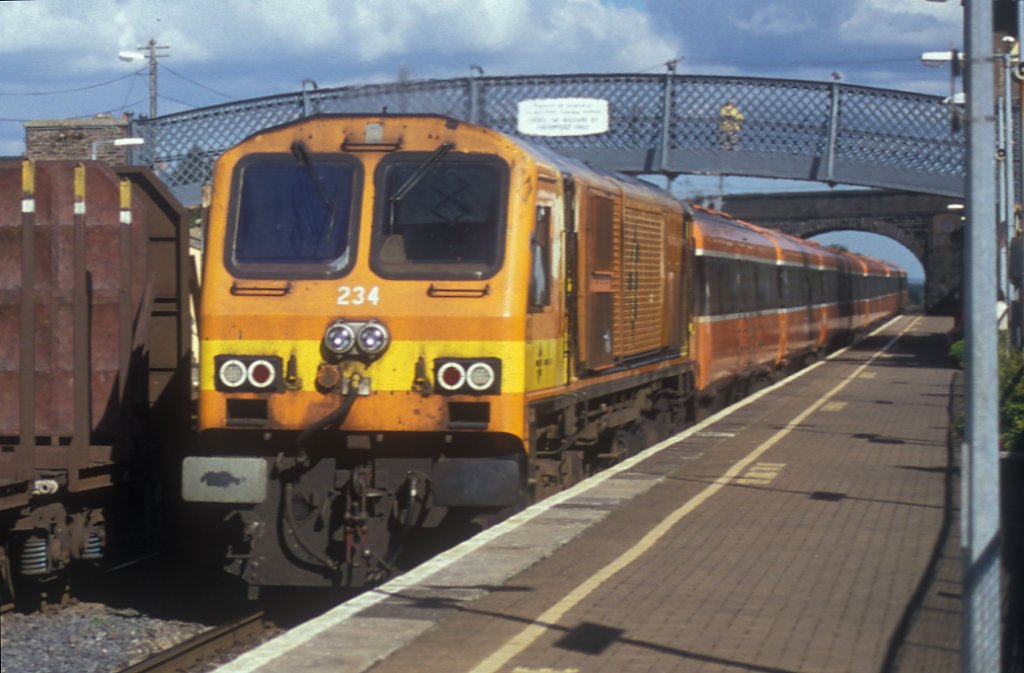 IERLAND sep 2005 KILDARE LOC 234 oranje 