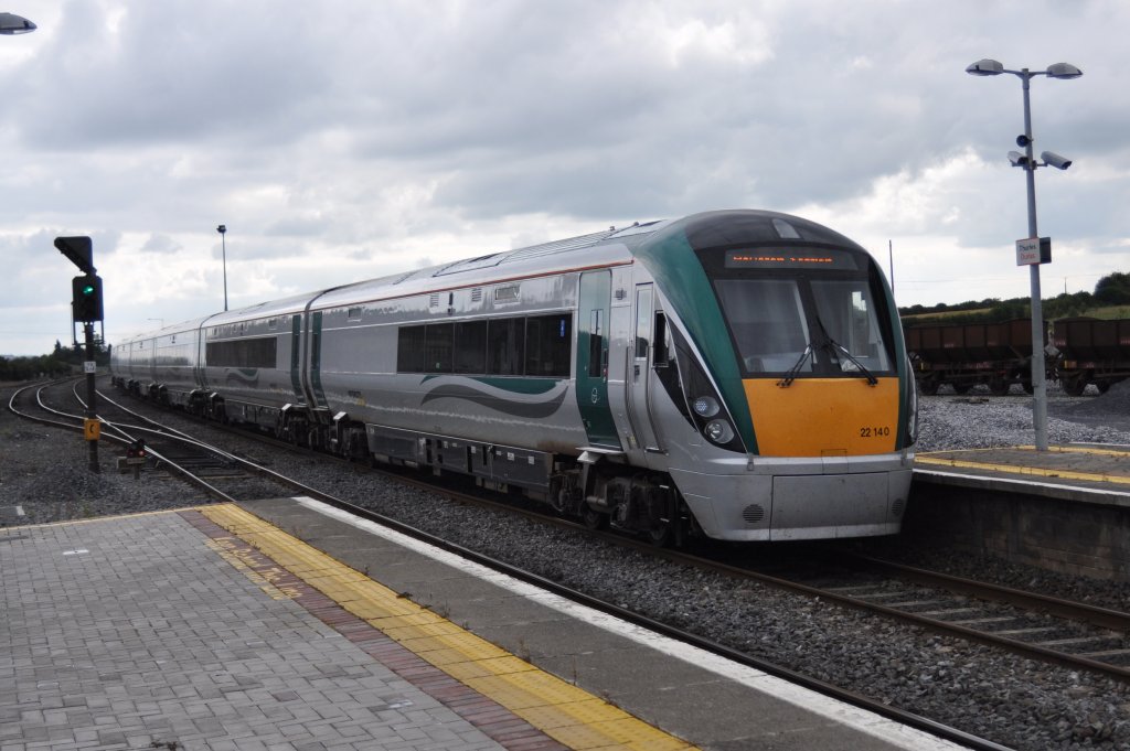 IERLAND sep 2009 THURLES treinstel 22140/22340 6 delig
tussen wagon No 22240/22440/22540/22640