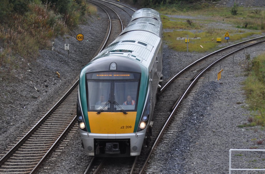 IERLAND sep 2011 PORTARLINGTON treinstel 22209 voor binnenkomst station