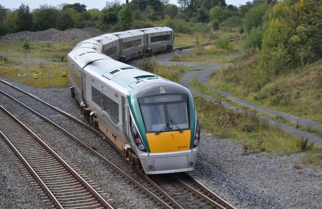 IERLAND sep 2011 PORTARLINGTON treinstel 22344 / 22344 6 delig na vertrek richting GALWAY