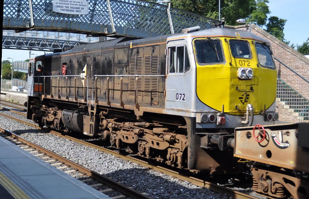 IERLAND sep 2012 KILDARE LOC 072 voor de container wagons