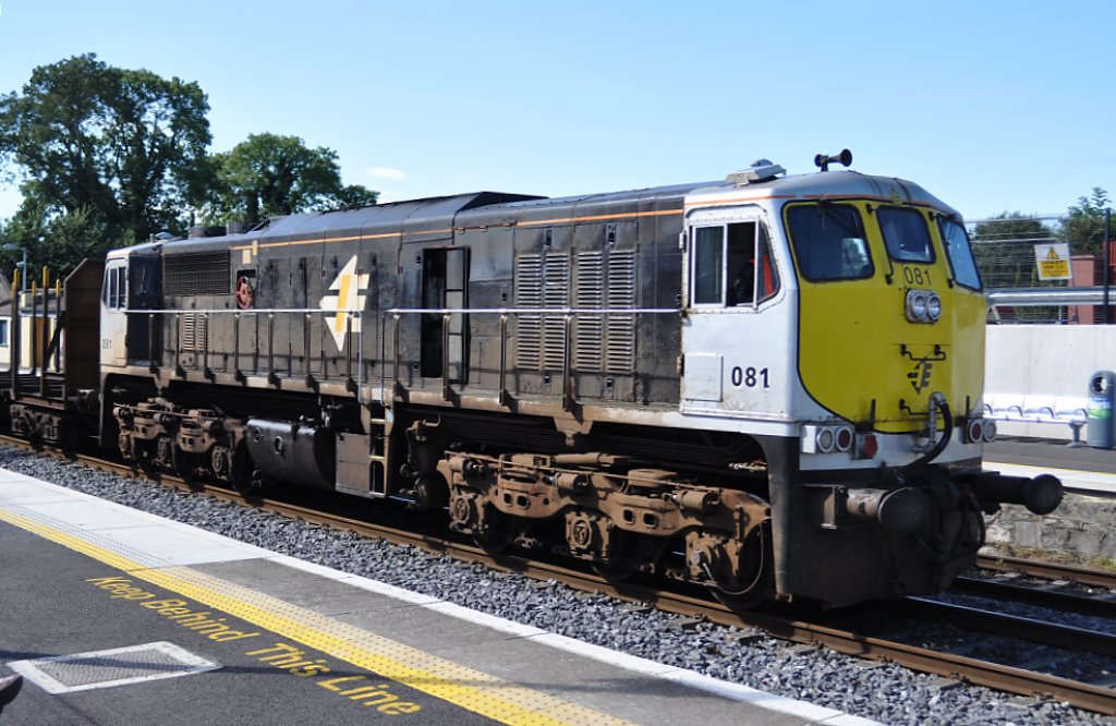 IERLAND sep 2012 KILDARE LOC 081 voor de goederen wagons 
