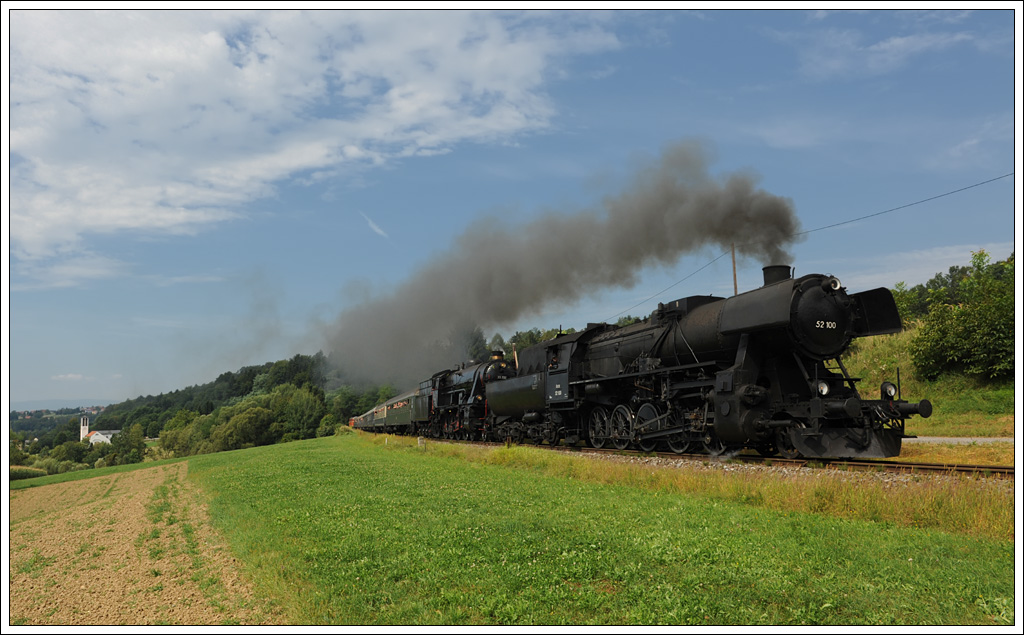 IGE-Eisenbahn Romantik �sterreich Rundfahrt am21.8.2012 von Graz �ber den Wechsel nach Wien bespannt mit 52.100 und 33.132, hier in Autal kurz nach Graz als 17198.