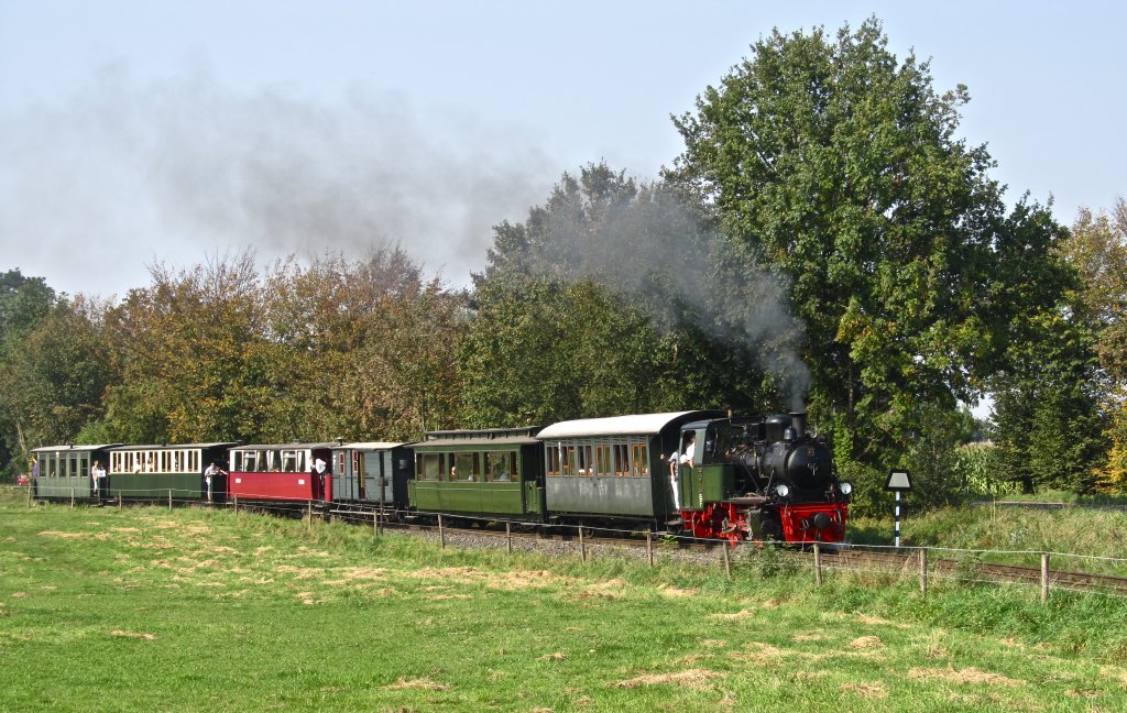 IHS Lok 20  Haspe  am 2.10.2011 bei Schierwaldenrath. Saisonabschluss auf der Selfkantbahn.
