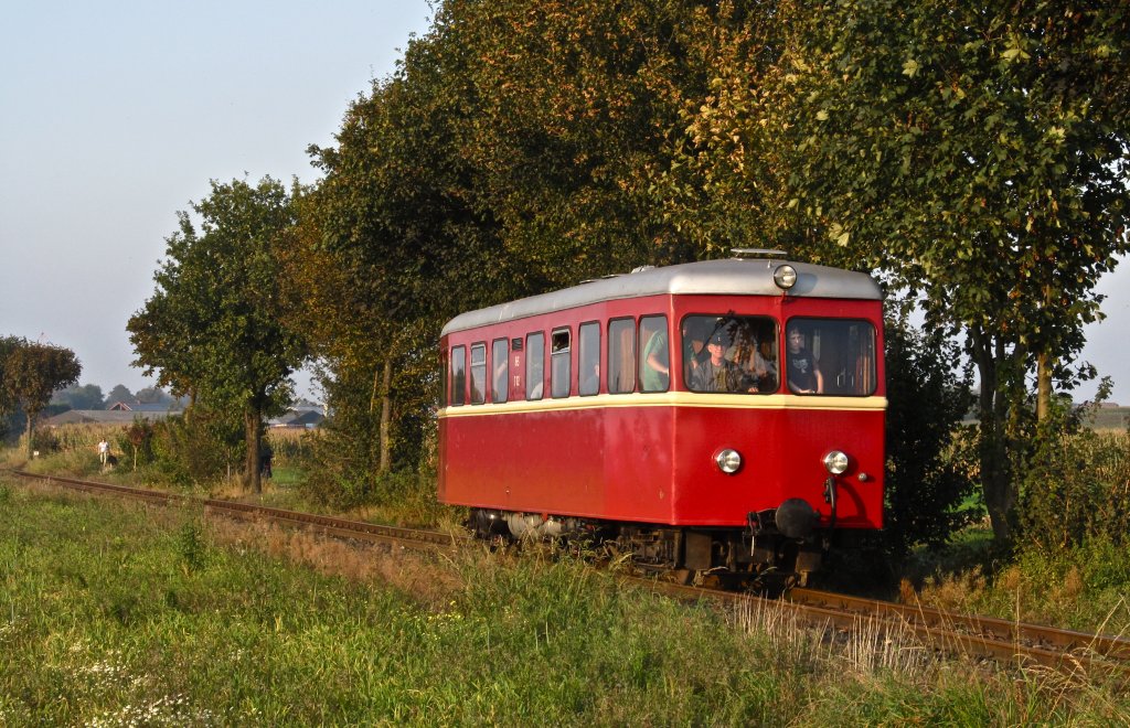 IHS T102 ( ex. Euskirchener Kreisbahn ) am 2.10.2011 auf der Selfkantbahn.

