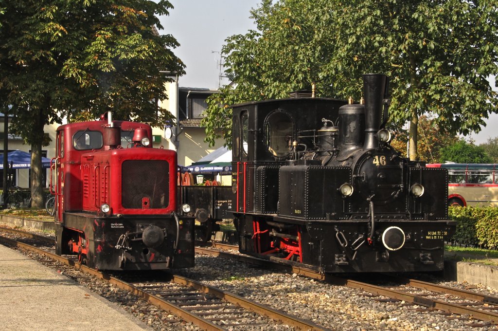 IHS V8 und MEG 46 am 2.10.2011 in Schierwaldenrath. Saisonabschluss auf der Selfkantbahn.
