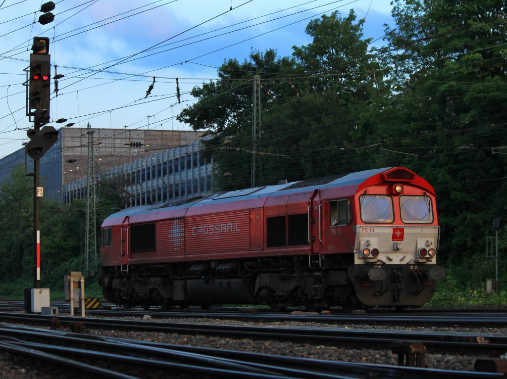  Ilse , die Class66 PB13 von Crossrail rangiert am Abend des 28.08.2012 in Aachen West.
