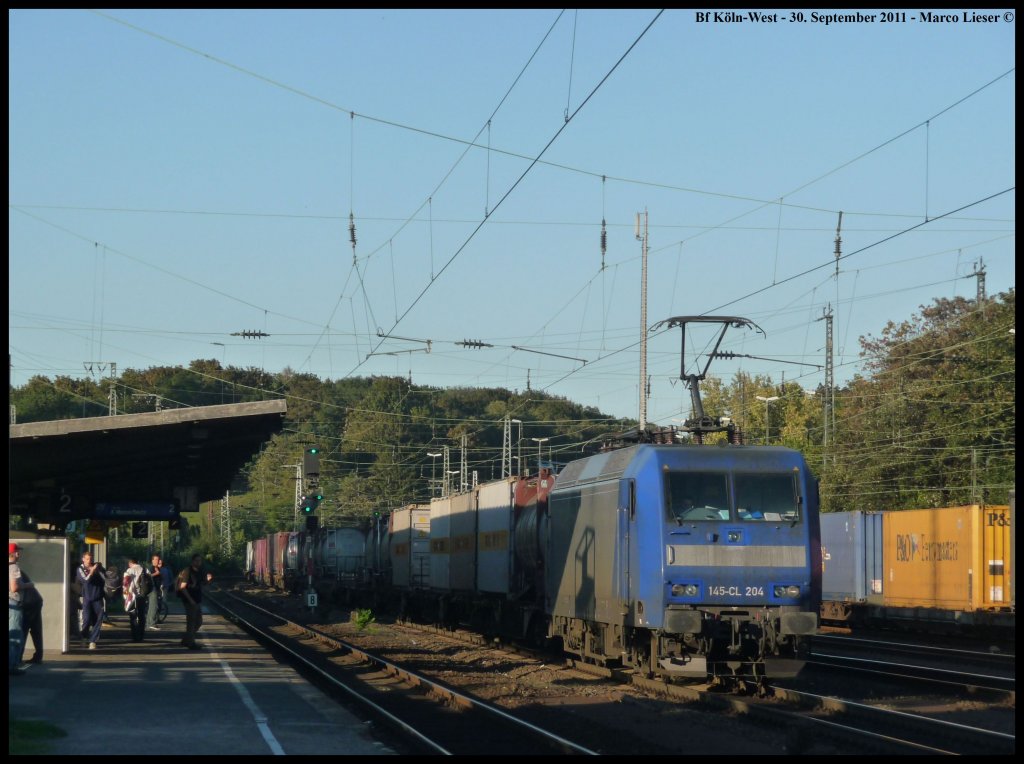 Im Abendlicht des 30. September zog Crossrail 145-CL 204 einen Containerzug durch Kln-West (30.09.2011) 