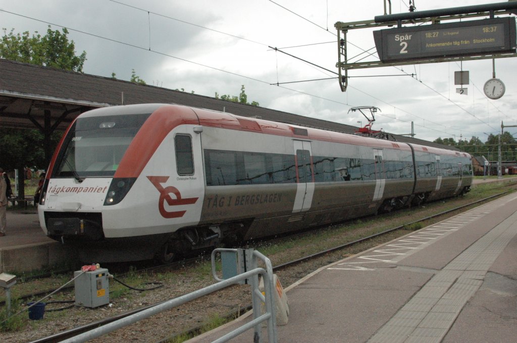 Im Bahnhof von Falun/Schweden steht dieser Regionalzug ,,Christopher Polhem‘‘ aufgenommen am 13.06.2011.