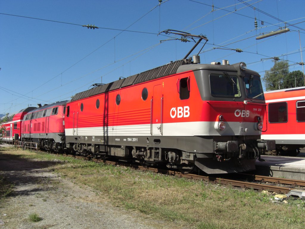 Im Bahnhof von Traunstein war 1144 201-1 der BB am 1. August 2010,
anllich der Feier  150 Jahre Mnchen - Salzburg abgestellt.