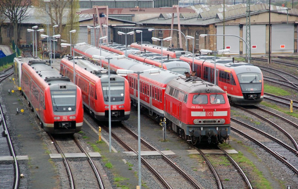 Im Bw Leipzig Sd stand am 15.04.10 neben 612ern und 642ern auch 218 333. Wahrscheinlich wurden Personalschulungen durchgefhrt.