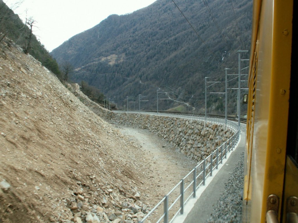 Im Dezember 2008 wurde das Bahntrassee oberhalb von Brusio,nahe dem Kreisviadukt durch Steinschlag auf einer lnge von 250m verschttet und der Bahnverkehr somit zwischen Poschiavo u.Tirano unterbrochen.Nach einer Verlegung des Trassee 15m talwrts u.einer Dammaufschttung,konnte der Bahnverkehr 
im April 2009 wieder aufgenommen werden.28.03.10