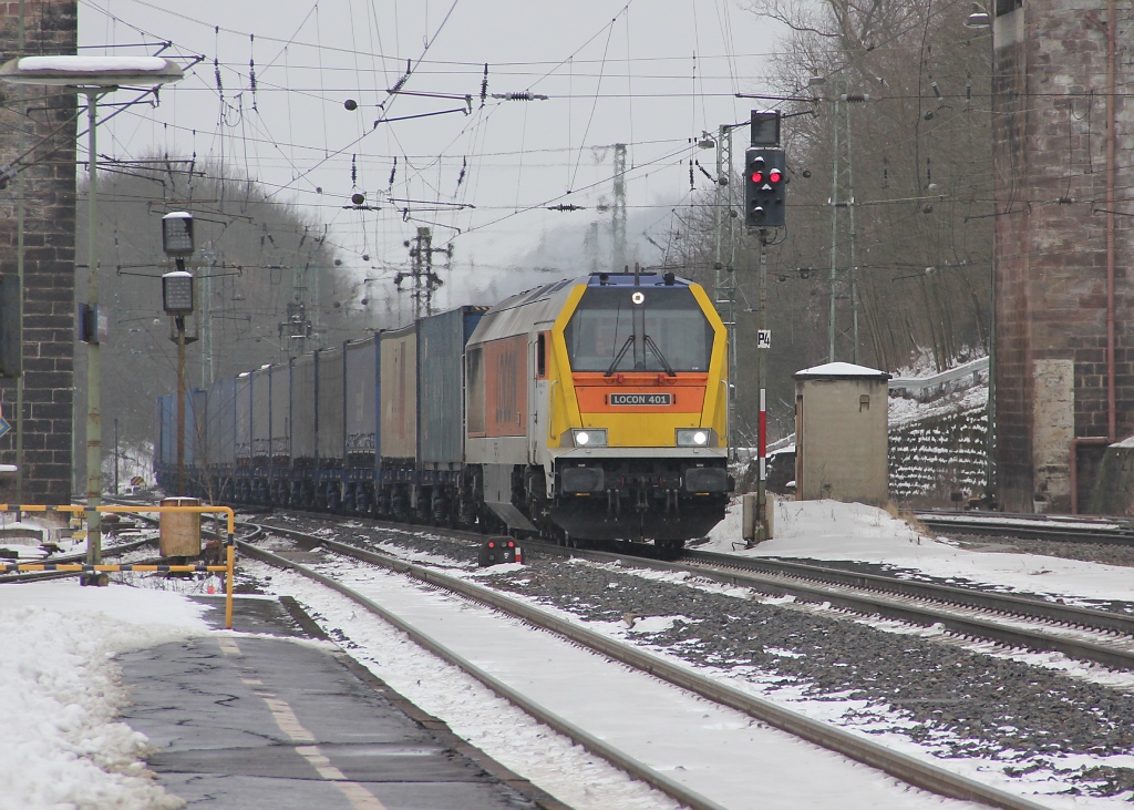 Im Januar 2013 wr der sonntgliche  Tchibo-Zug  auf der NSS ein muss fr die Bahnfotografen, da er des fteren von 264 005-5  Locon 401  bespannt wurde. Hier in Fahrtrichtung Nord in Eichenberg. Aufgenommen am 27.01.2013.