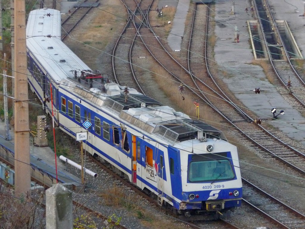 Im November 2009 wurde die 4020 269-9 bei einem Zusammensto mit einem Traktor beschdigt und stand eine Zeit lang im TS-Werk Floridsdorf. (26.11.2009)