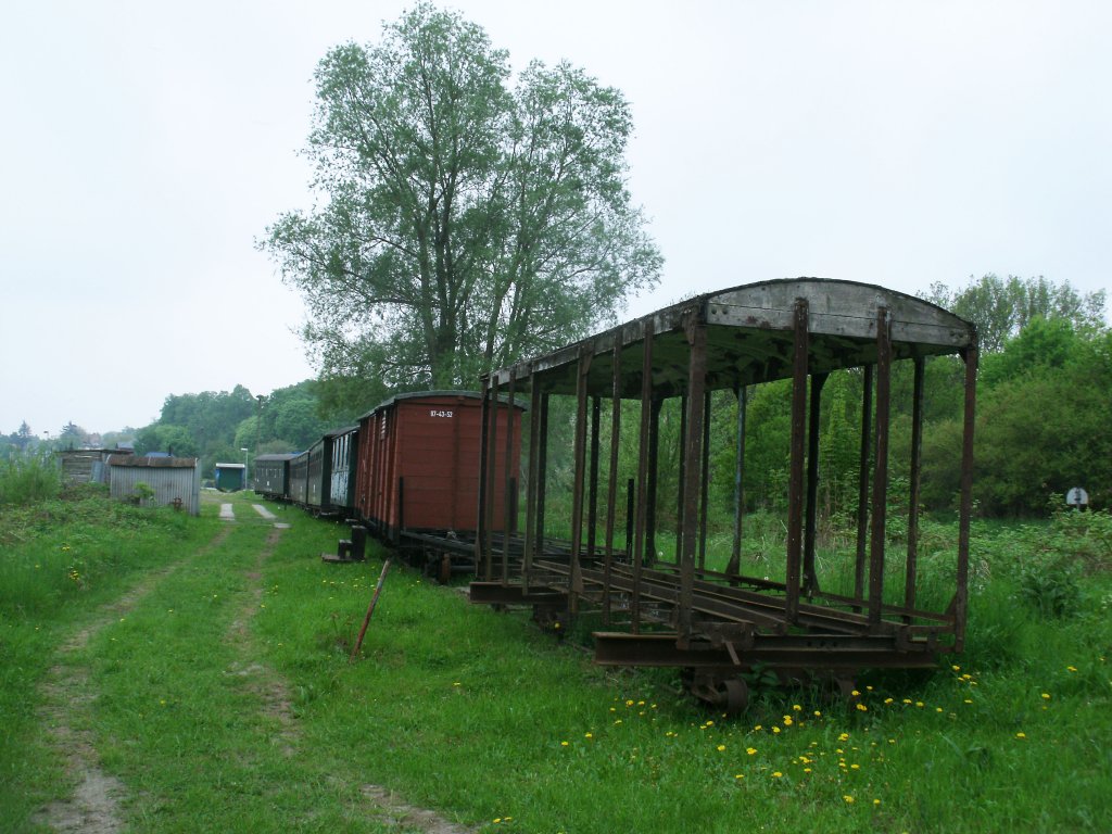 Im Putbuser Traditionsbereich stehen noch Wagen die auf ihre Aufarbeitung noch warten.Aufgenommen am 20.Mai 2013.