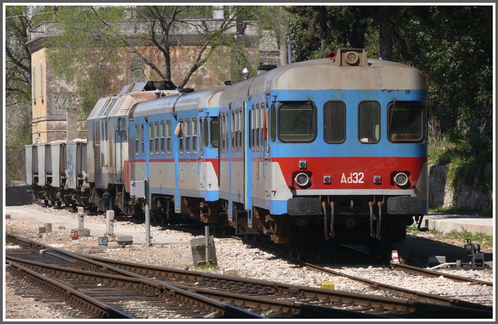 Im Regionalzug von Milano nach Lecce. 5.Tag (09.04.2011)
Vorgnger der ATR 220 in Martina Franca.