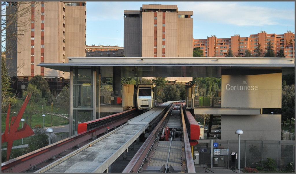 Im Regionalzug von Milano nach Lecce. 2.Tag (06.04.2011)Perugia 
Die Minimetro verfgt ber sieben Zwischenstationen, unter anderem beim Bahnhof Perugia Centrale.