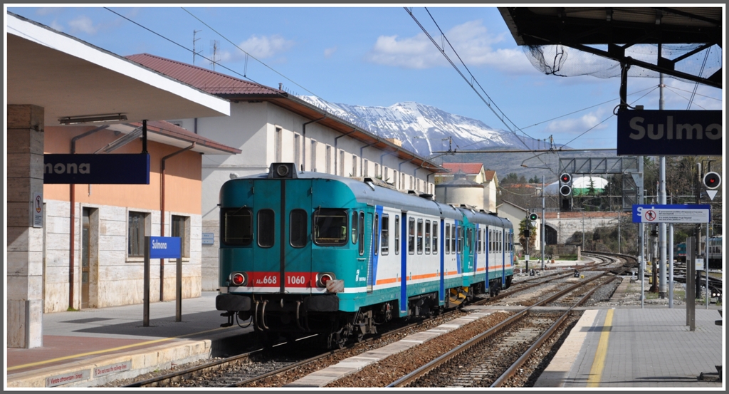 Im Regionalzug von Milano nach Lecce 3.Tag (07.04.2011)
Aln 668 1060 in Sulmona.