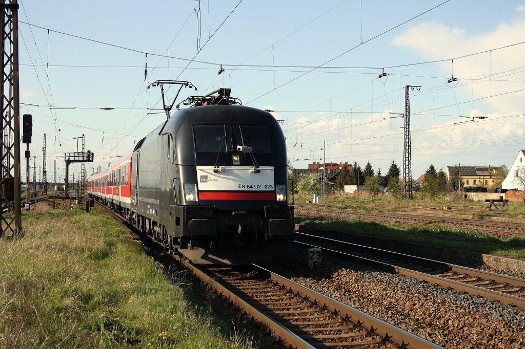 Im Regioverkehr unterwegs: 182 928 am 23.04.12 bei der Einfahrt in Grokorbetha