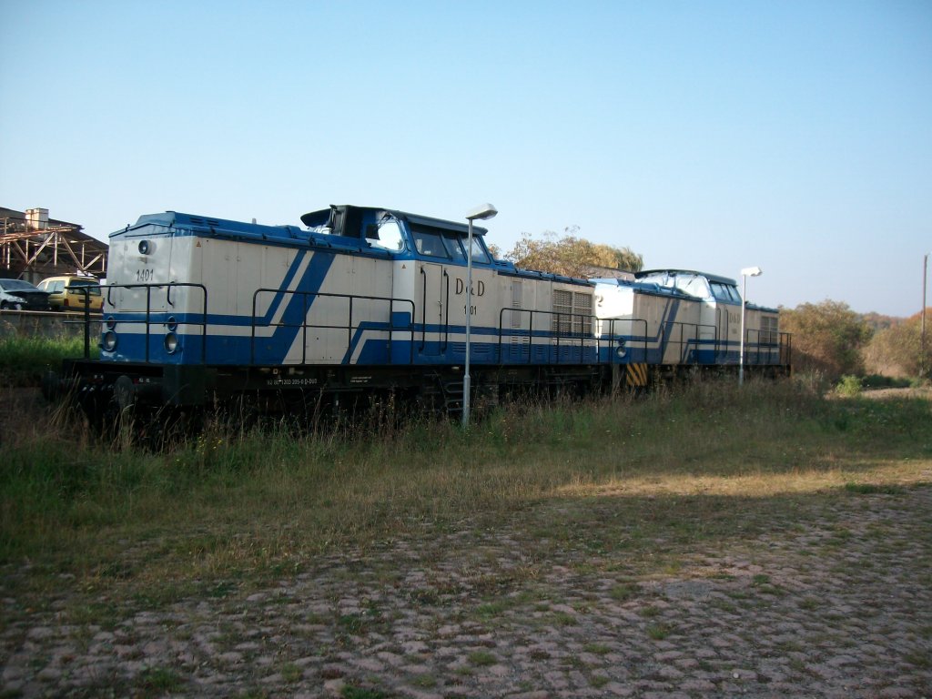 Im Sackgleis in Bad Langensalza Ost stehen die 2 D&D Loks 1401 und 1404.Aufgenommen am 13.10.2010
