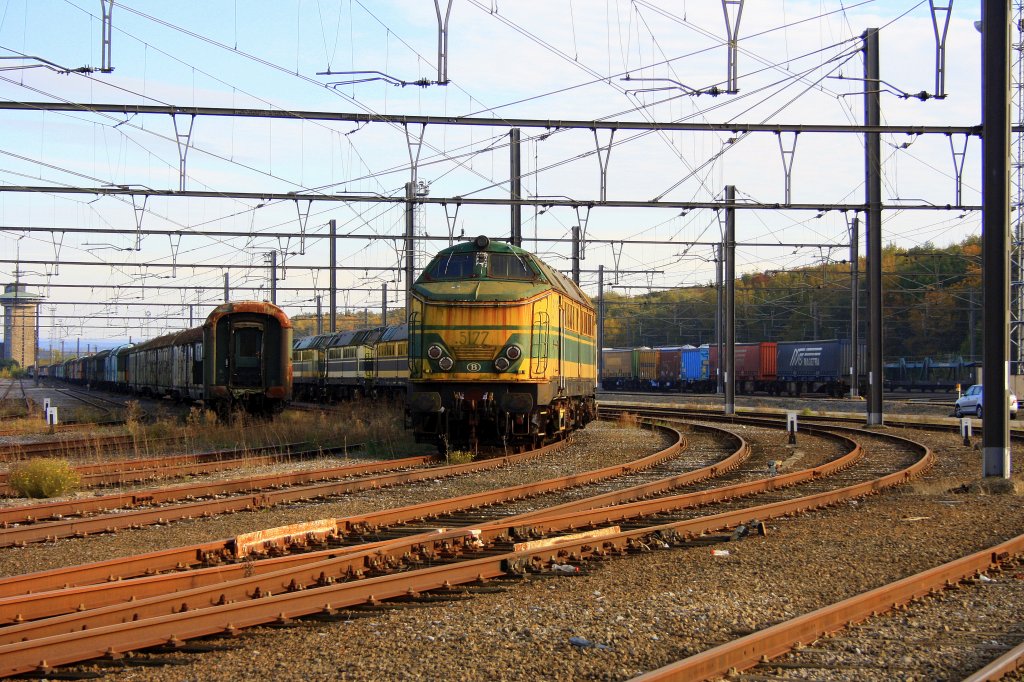 Immer wieder sch�n anzusehen : Eine Reihe von 51er Modellen der SNCB.
Aufgenommen in Montzen-Gare.
29.10.2011