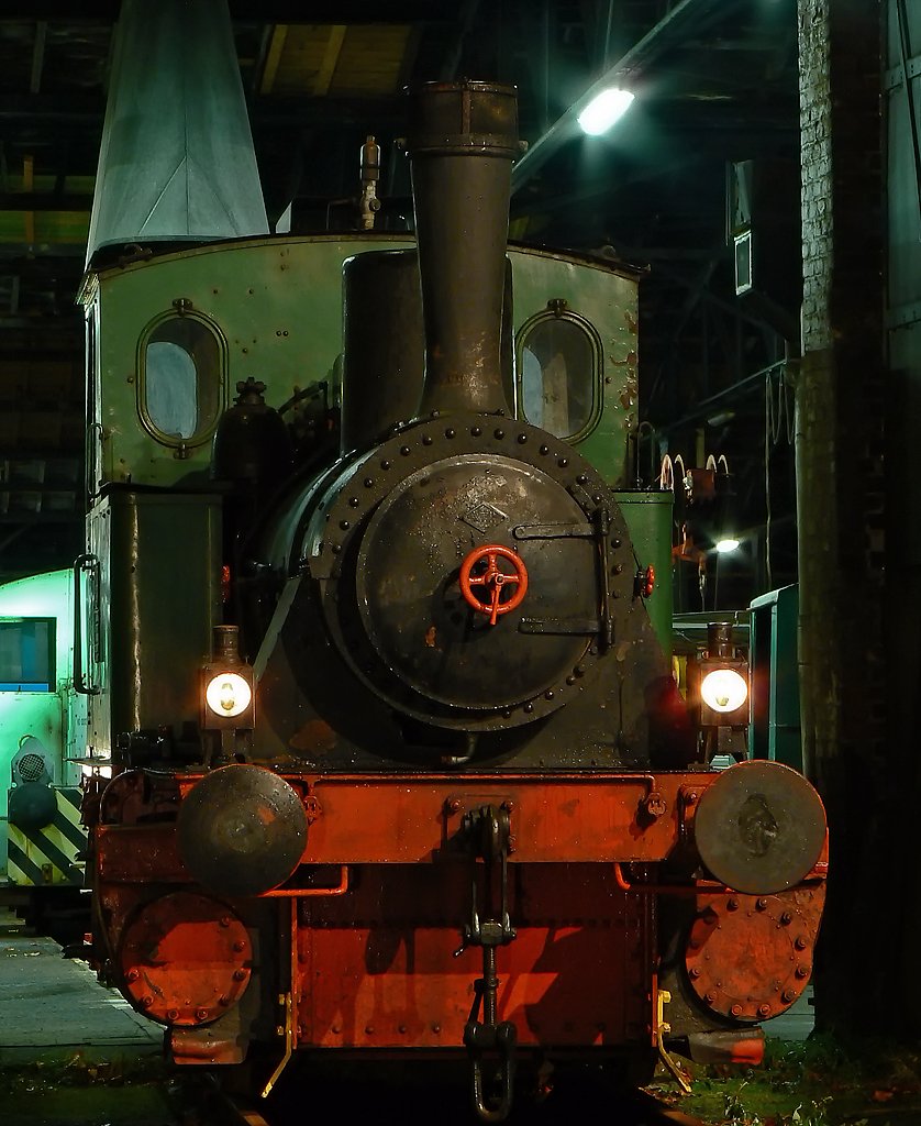 Impression aus der Halle des Rheinischen Industriebahnmuseums im ehem. BW Kln Nippes , whrend einer Veranstaltung im Rahmen der langen Nacht der Museen in Kln am 7.11.09. 