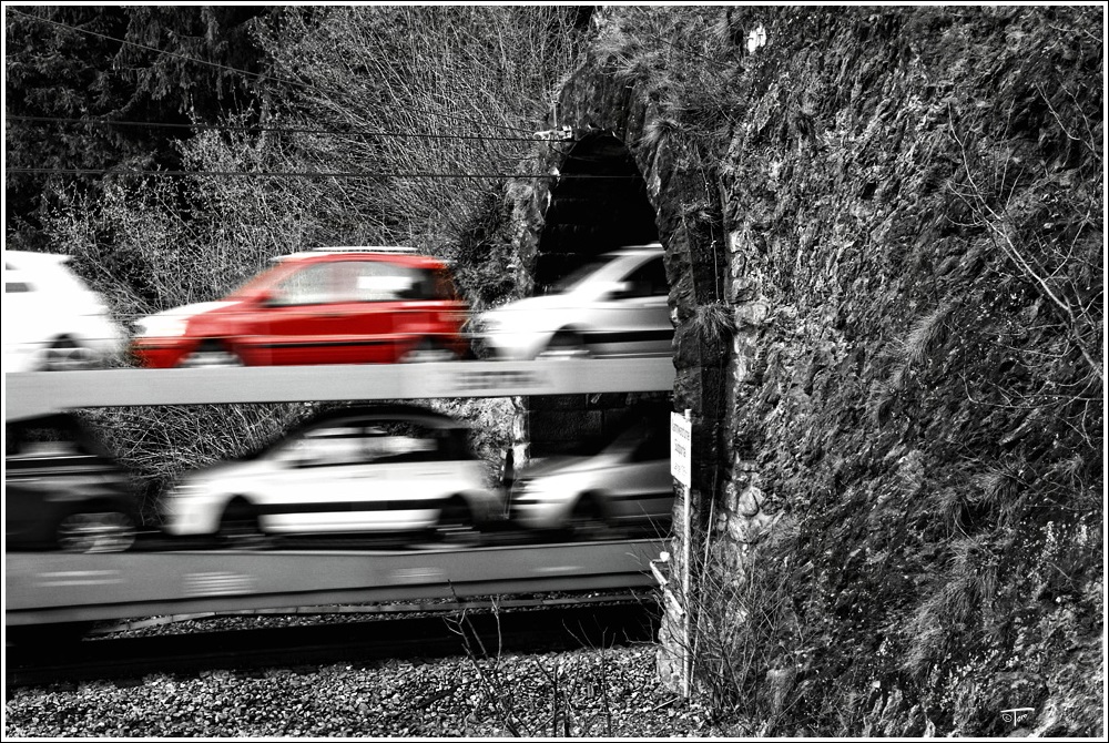 Impression von einem Autozug welcher den Klammwandtunnel nahe Wildbad Eind durchfhrt.
20.11.2010