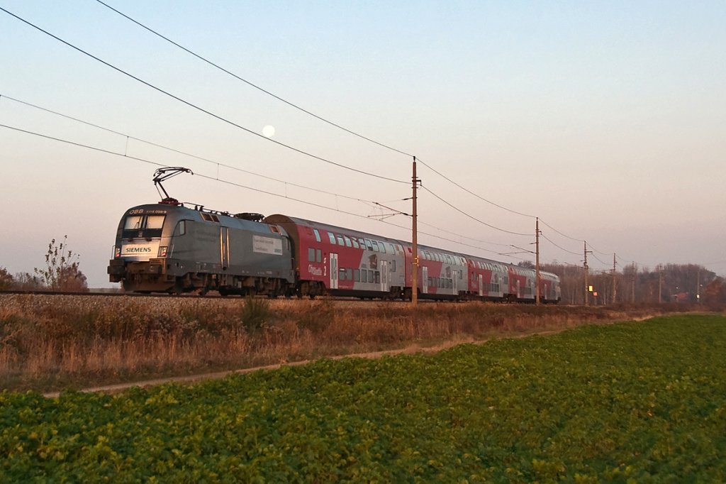 Impression von R 2210, frhmorgens mit 1116 038  Siemens  kurz nach Ober Olberndorf Richtung Hollabrunn.