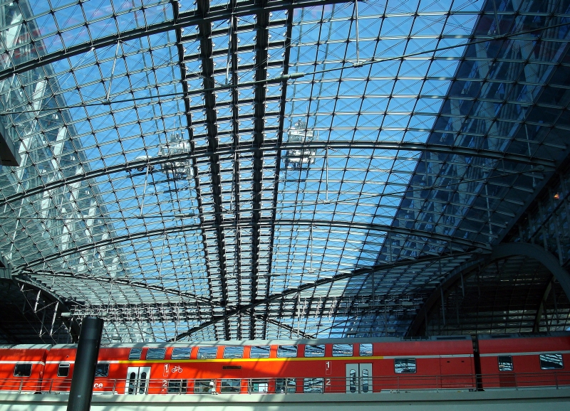 Impressionen Berlin Hauptbahnhof: Regionalbahn Richtung Westen. 29.8.2007