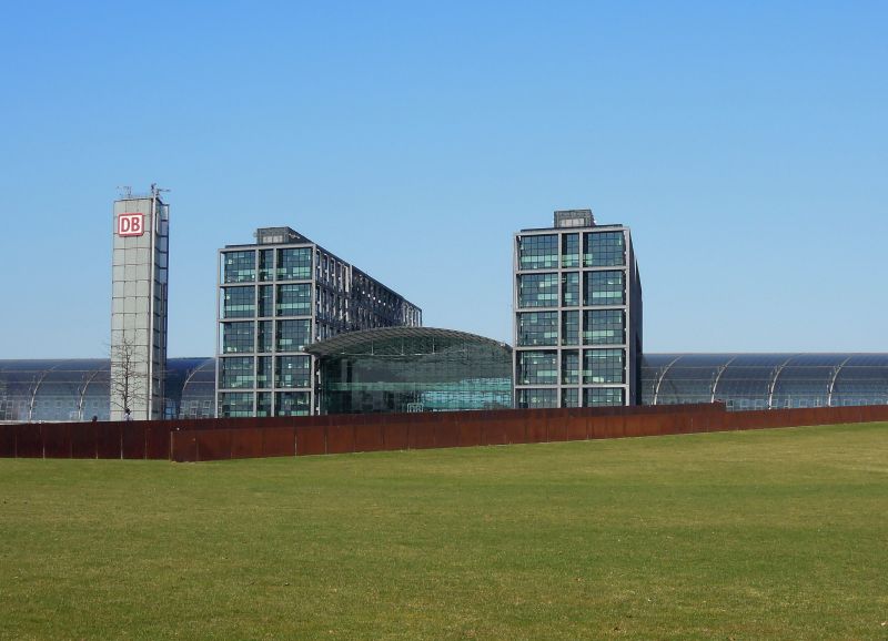 Impressionen Berlin Hbf.: Blick aus Richtung S�den, 22.3.2012